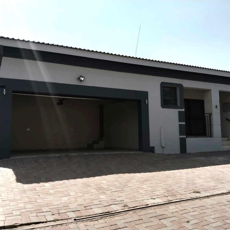 8 Bedroom Property for Sale in Verwoerdpark Gauteng