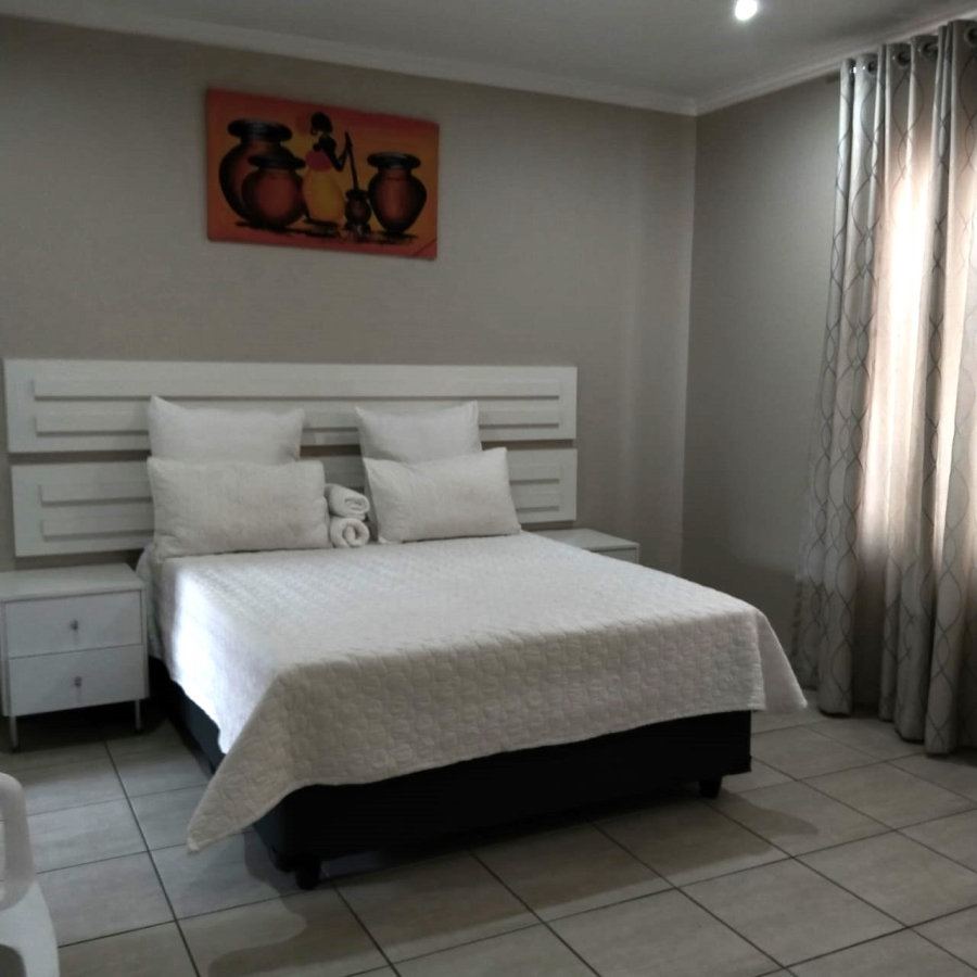 8 Bedroom Property for Sale in Verwoerdpark Gauteng