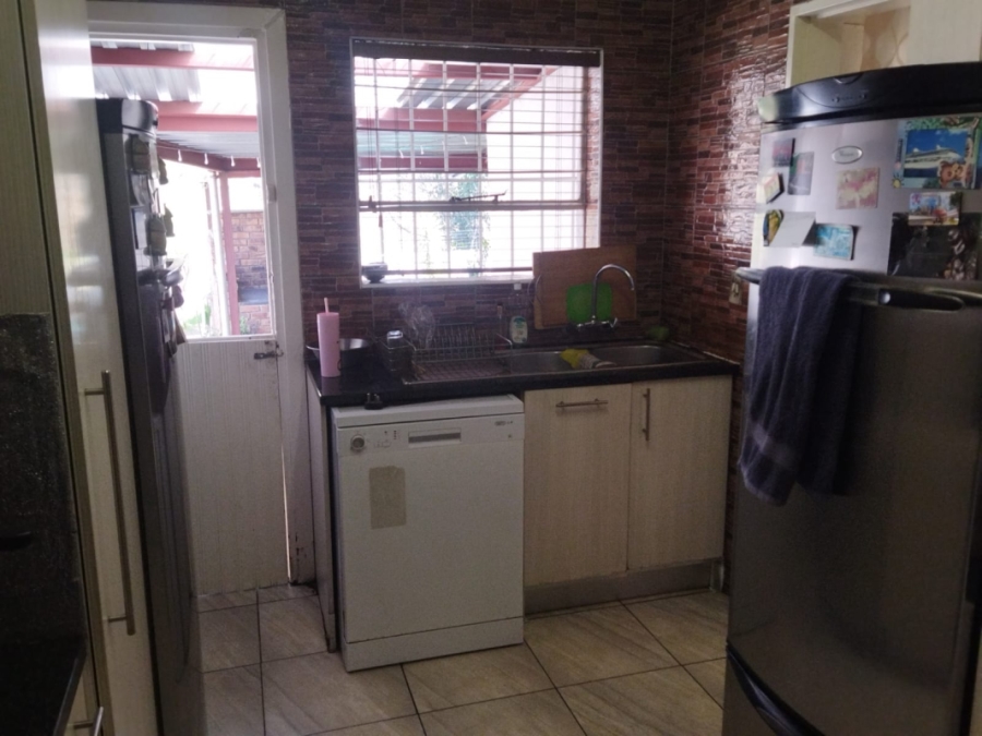 4 Bedroom Property for Sale in Illiondale Gauteng