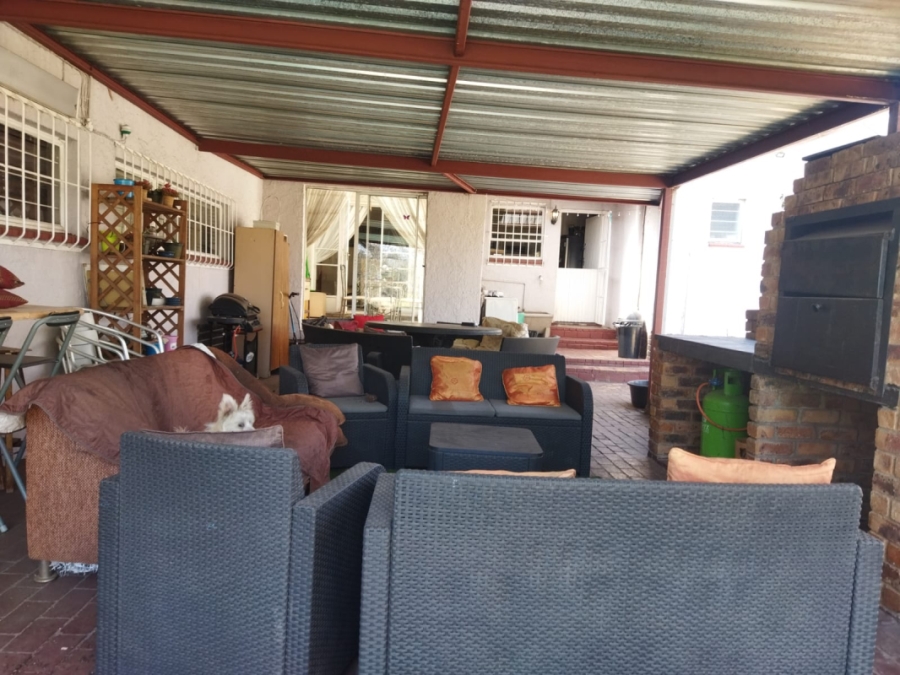 4 Bedroom Property for Sale in Illiondale Gauteng