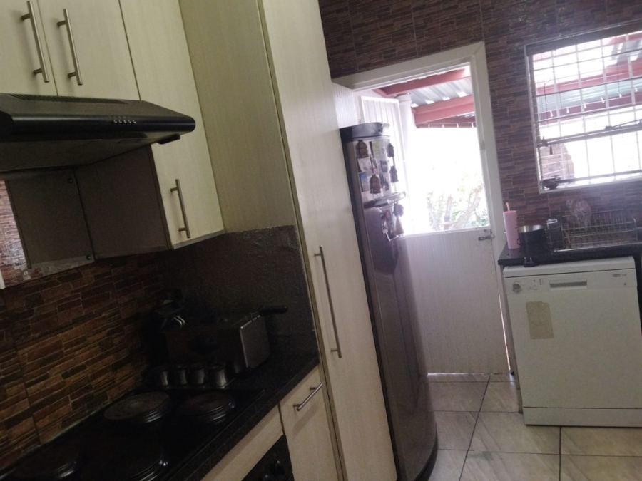 4 Bedroom Property for Sale in Illiondale Gauteng