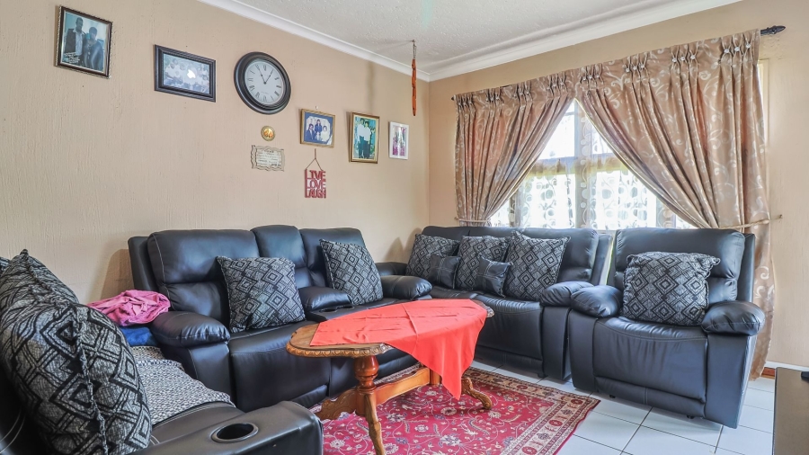 3 Bedroom Property for Sale in Glenanda Gauteng