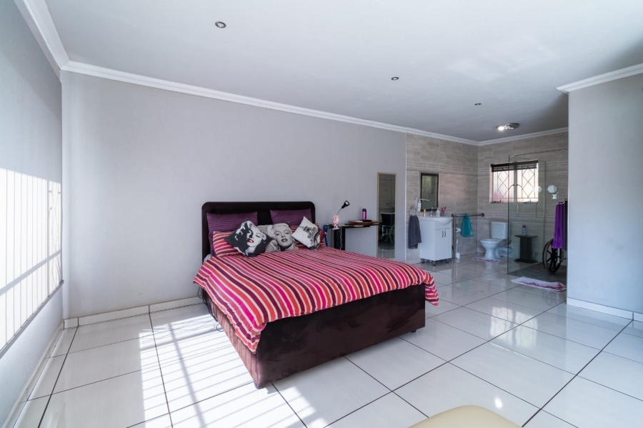 2 Bedroom Property for Sale in Birchleigh North Gauteng