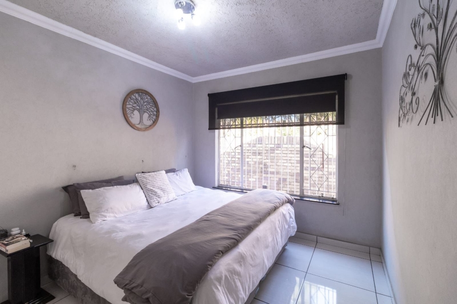 2 Bedroom Property for Sale in Birchleigh North Gauteng