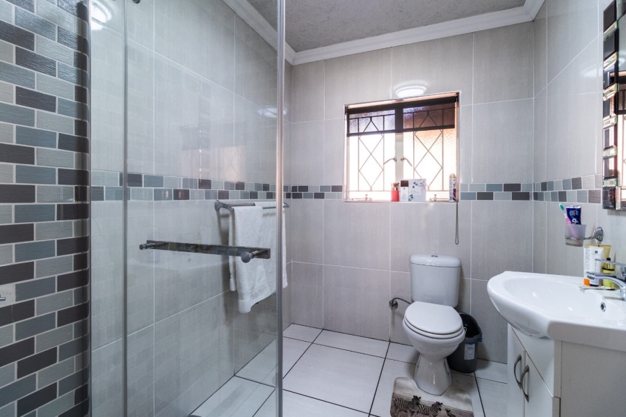 2 Bedroom Property for Sale in Birchleigh North Gauteng