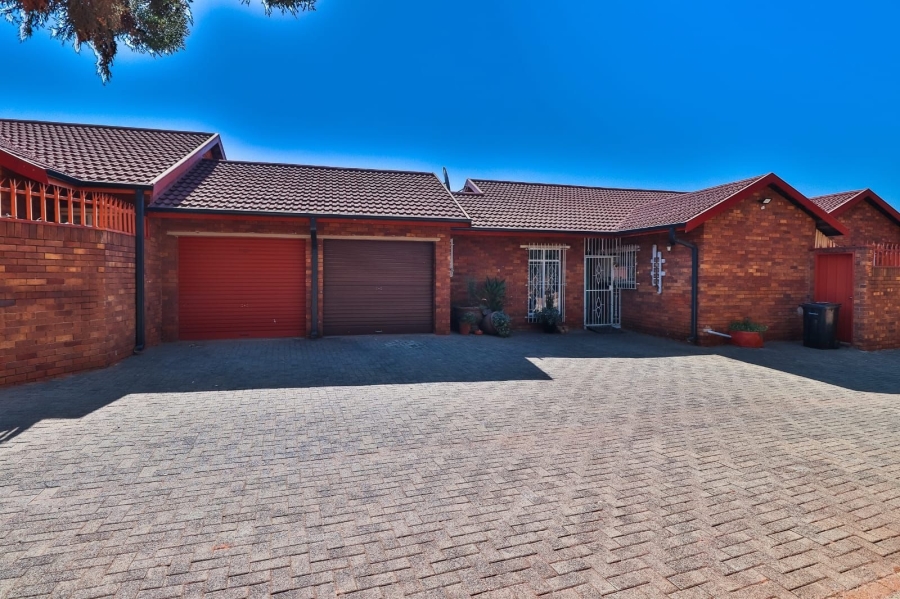 2 Bedroom Property for Sale in Birchleigh North Gauteng