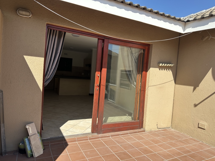 To Let 2 Bedroom Property for Rent in Paulshof Gauteng