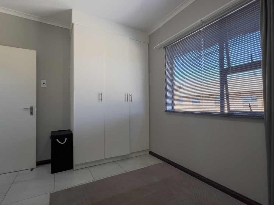 2 Bedroom Property for Sale in Goedeburg Gauteng