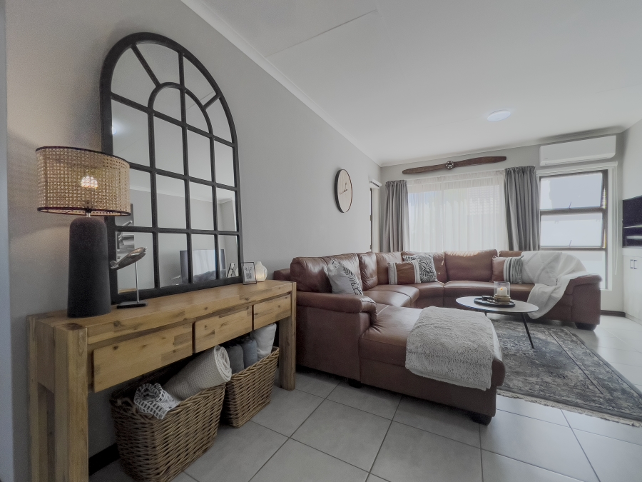 2 Bedroom Property for Sale in Goedeburg Gauteng