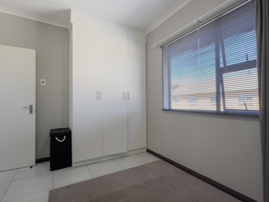 2 Bedroom Property for Sale in Goedeburg Gauteng