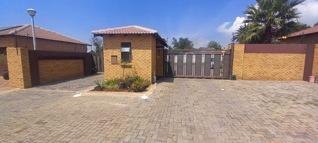 3 Bedroom Property for Sale in New Market Gauteng