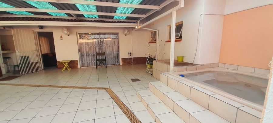 4 Bedroom Property for Sale in Magalieskruin Gauteng