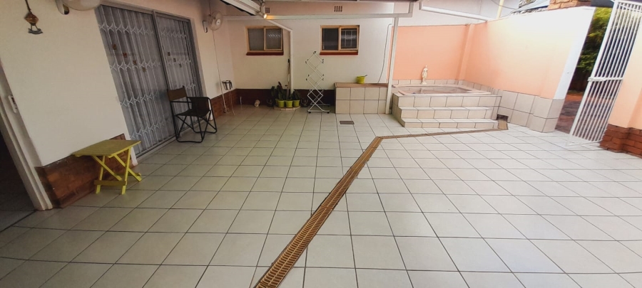 4 Bedroom Property for Sale in Magalieskruin Gauteng