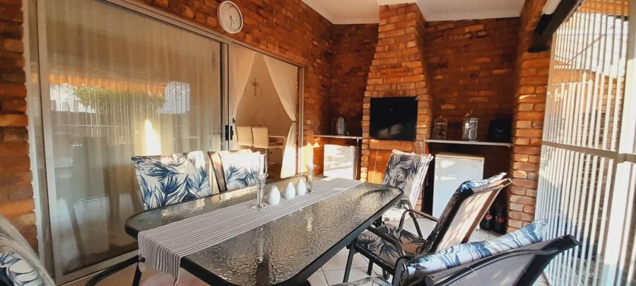 4 Bedroom Property for Sale in Magalieskruin Gauteng