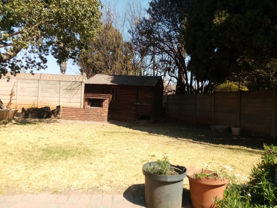 To Let 2 Bedroom Property for Rent in Leachville Gauteng