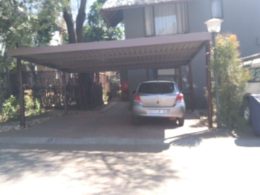 2 Bedroom Property for Sale in Lonehill Gauteng