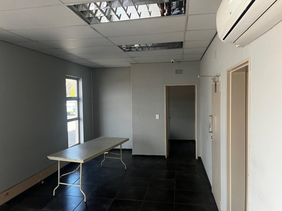 To Let commercial Property for Rent in Gosforth Park Gauteng