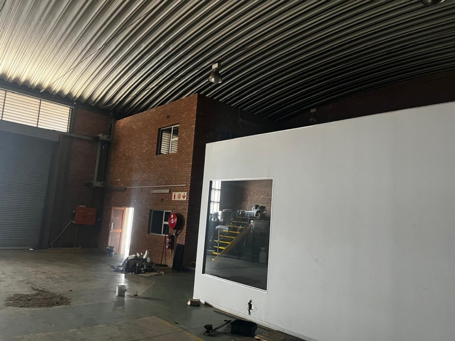 To Let commercial Property for Rent in Gosforth Park Gauteng