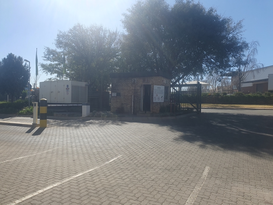 To Let commercial Property for Rent in Longmeadow Gauteng