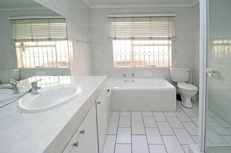 3 Bedroom Property for Sale in Dowerglen Ext 3 Gauteng