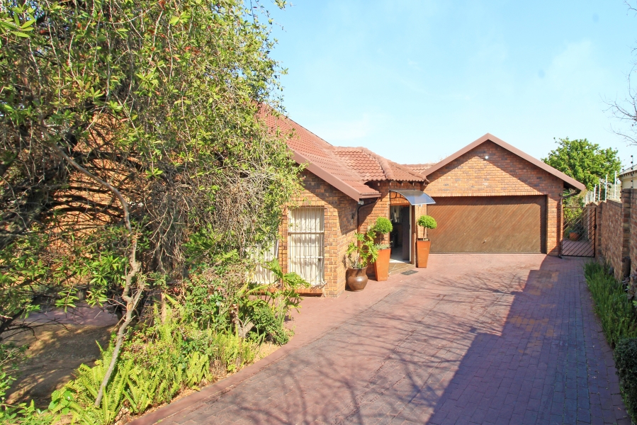 3 Bedroom Property for Sale in Vorna Valley Gauteng