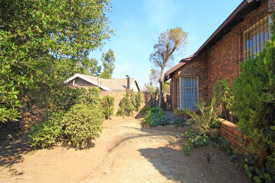 3 Bedroom Property for Sale in Vorna Valley Gauteng