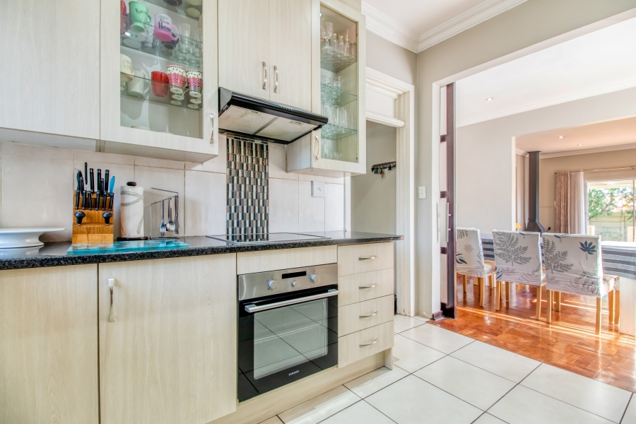 3 Bedroom Property for Sale in Linden Gauteng