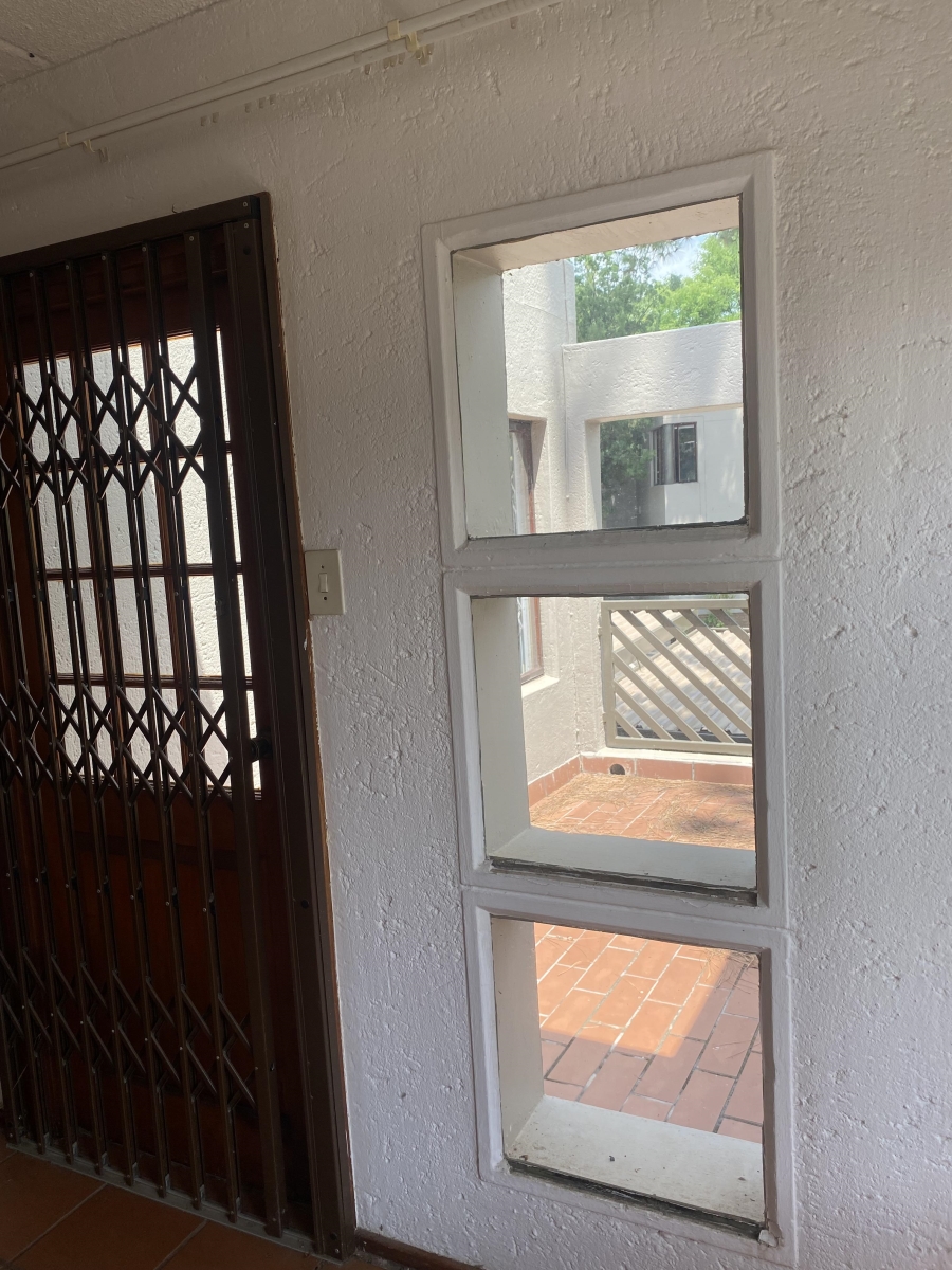 To Let 2 Bedroom Property for Rent in Bryanston Gauteng