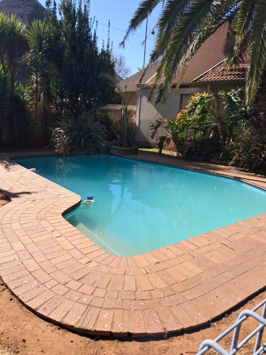 4 Bedroom Property for Sale in Golf Park Gauteng