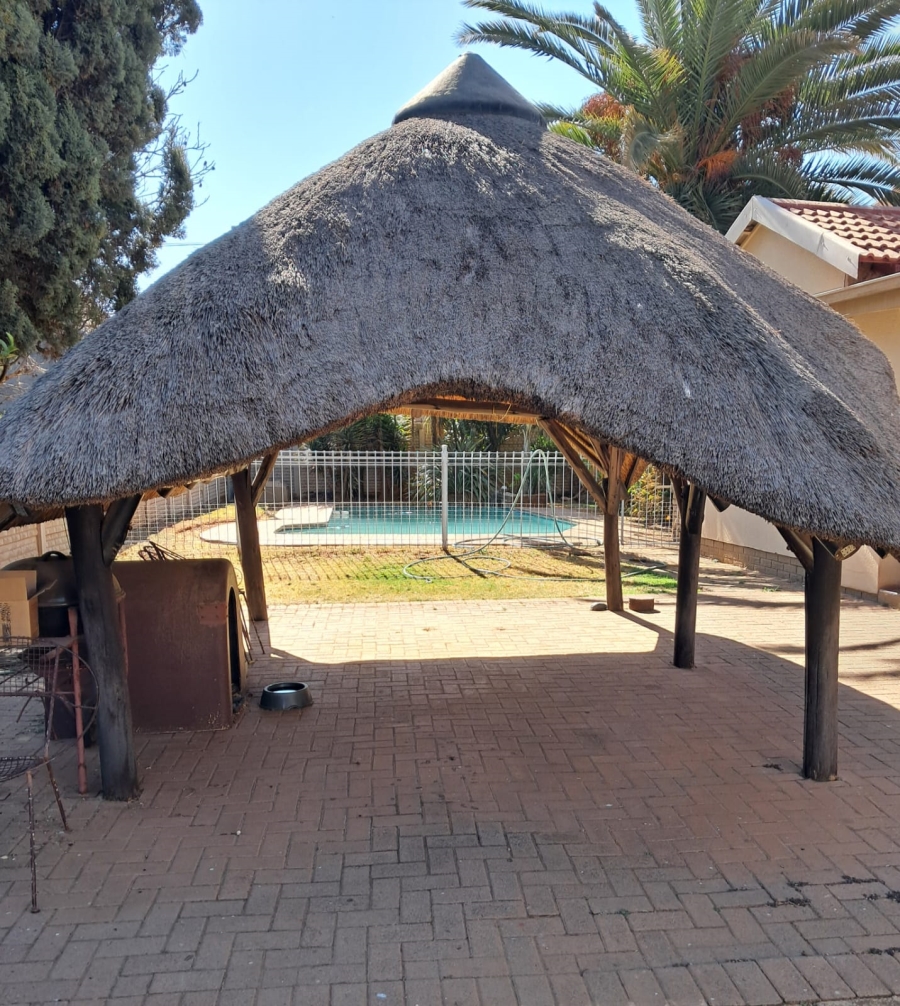 4 Bedroom Property for Sale in Golf Park Gauteng