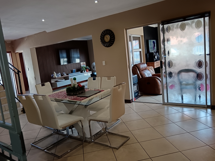 To Let 4 Bedroom Property for Rent in Kameeldrift East Gauteng