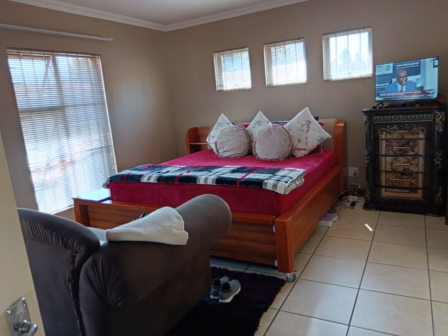 To Let 4 Bedroom Property for Rent in Kameeldrift East Gauteng