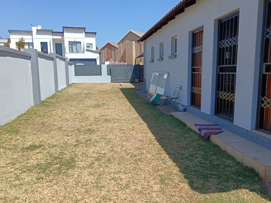 To Let 4 Bedroom Property for Rent in Kameeldrift East Gauteng