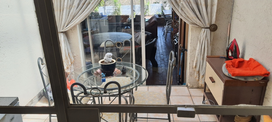 4 Bedroom Property for Sale in Illiondale Gauteng