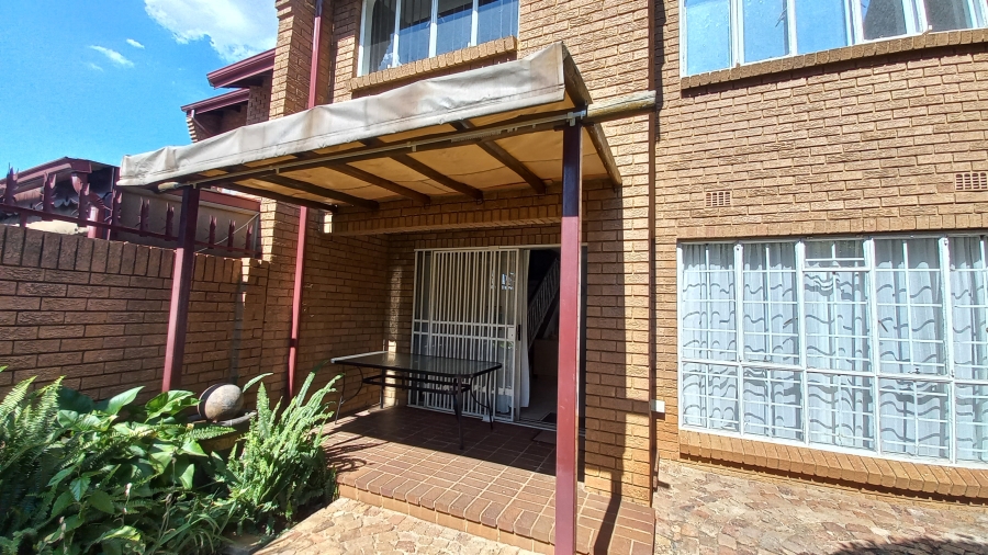 2 Bedroom Property for Sale in Parkrand Gauteng