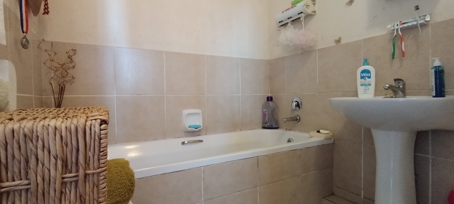 2 Bedroom Property for Sale in Comet Gauteng