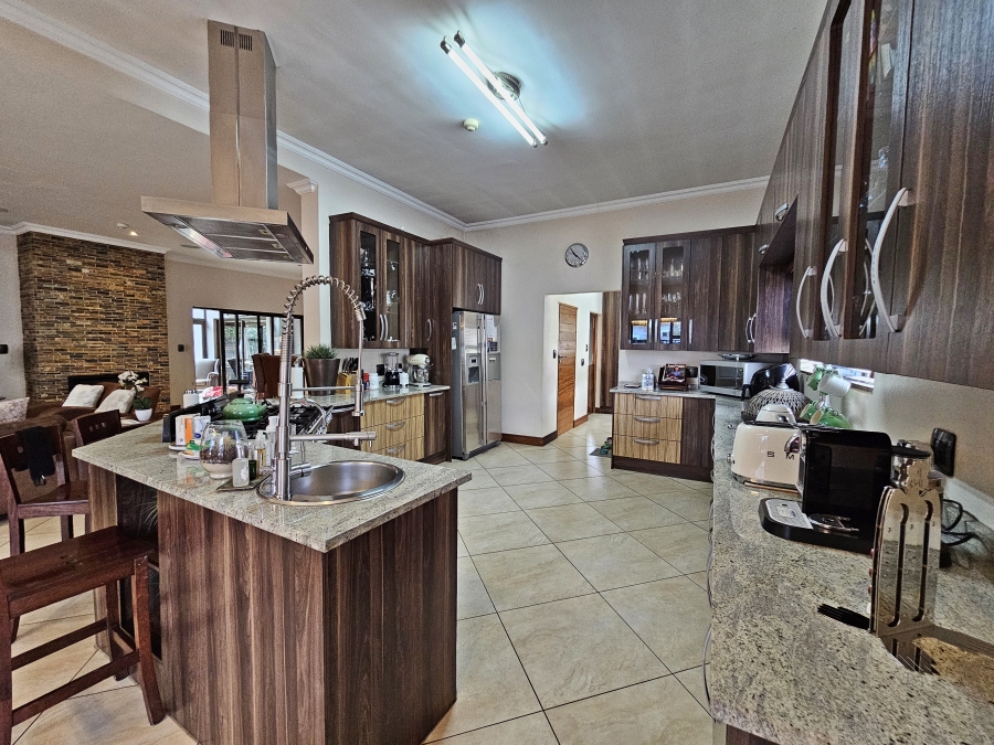 4 Bedroom Property for Sale in Midfield Estate Gauteng