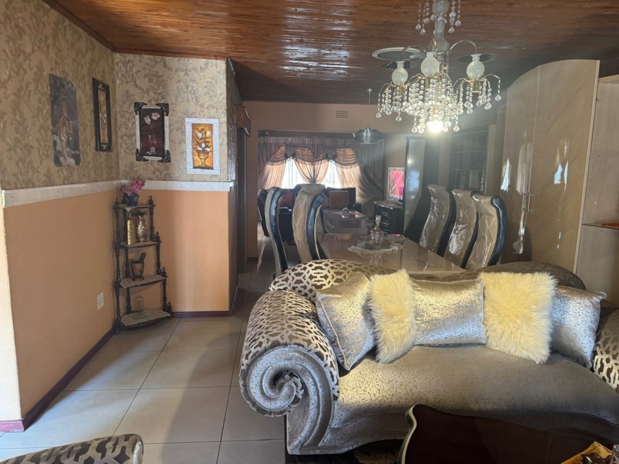 5 Bedroom Property for Sale in Krugersrus Gauteng