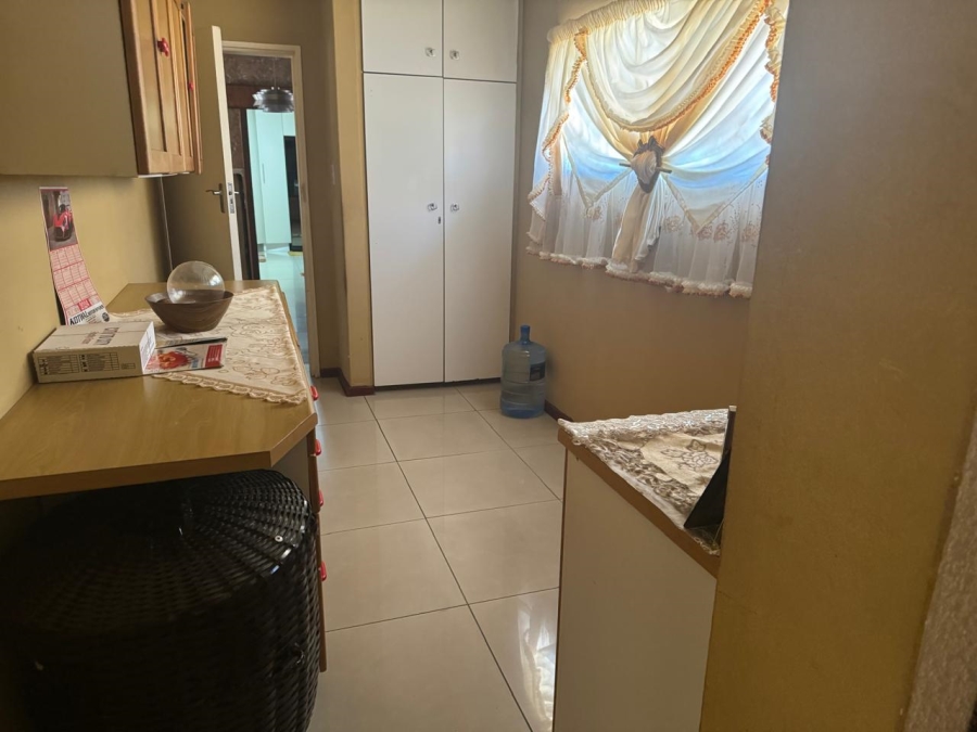 5 Bedroom Property for Sale in Krugersrus Gauteng