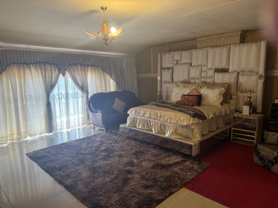 5 Bedroom Property for Sale in Krugersrus Gauteng