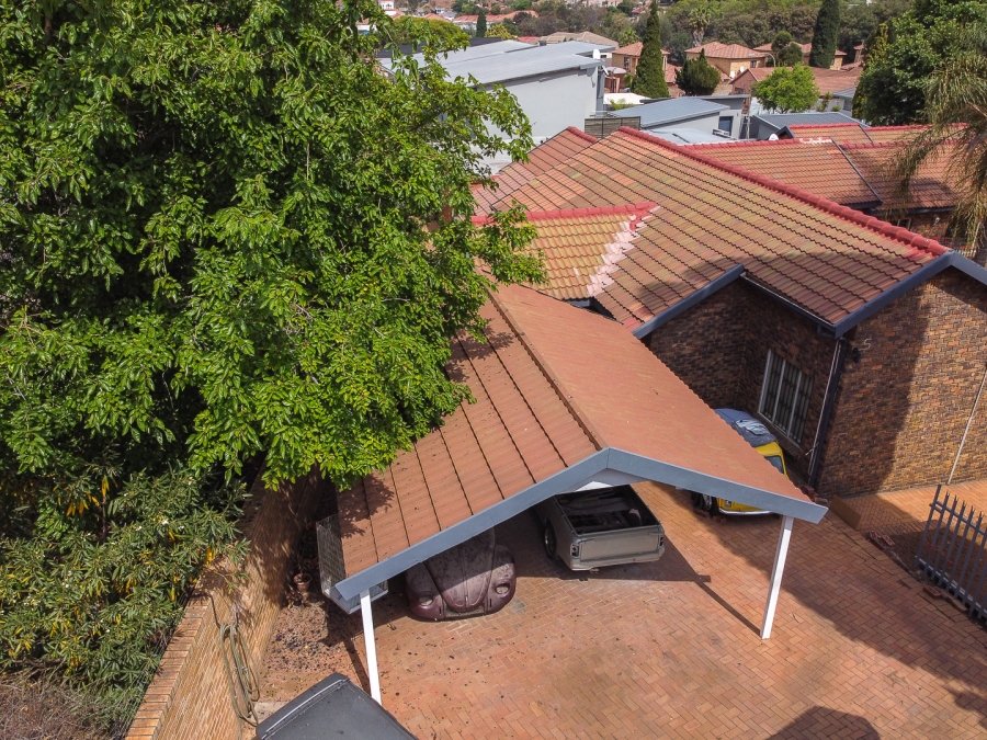 4 Bedroom Property for Sale in Oakdene Gauteng