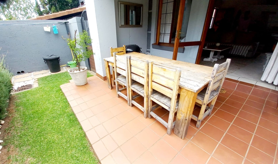 2 Bedroom Property for Sale in Bryanston Gauteng