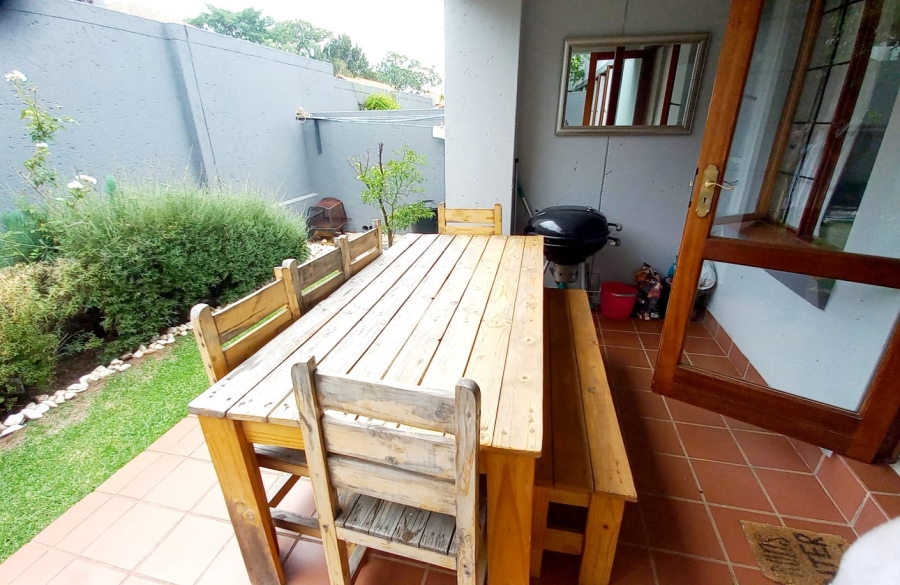 2 Bedroom Property for Sale in Bryanston Gauteng