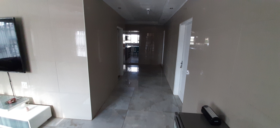 3 Bedroom Property for Sale in Kwenele Gauteng