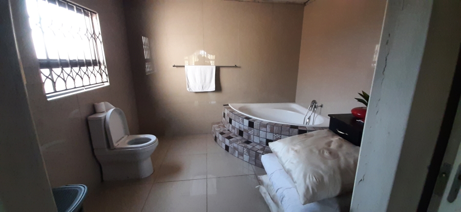 3 Bedroom Property for Sale in Kwenele Gauteng