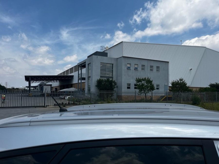 To Let commercial Property for Rent in Gosforth Park Gauteng