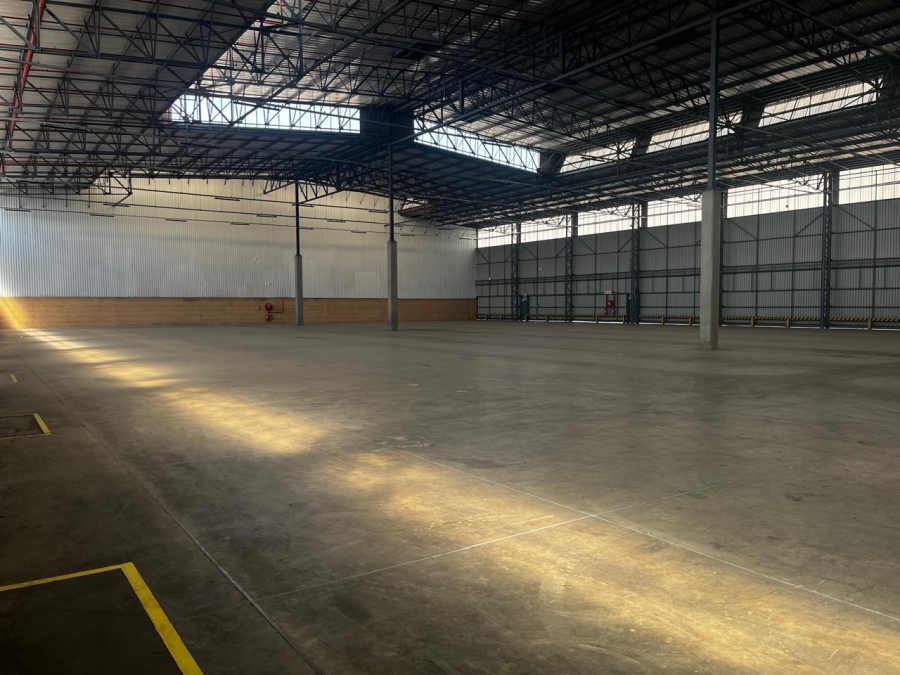 To Let commercial Property for Rent in Gosforth Park Gauteng