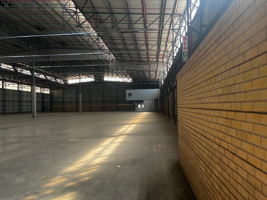 To Let commercial Property for Rent in Gosforth Park Gauteng