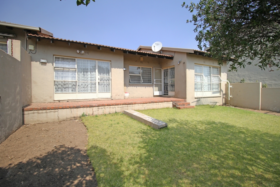 3 Bedroom Property for Sale in Corlett Gardens Gauteng