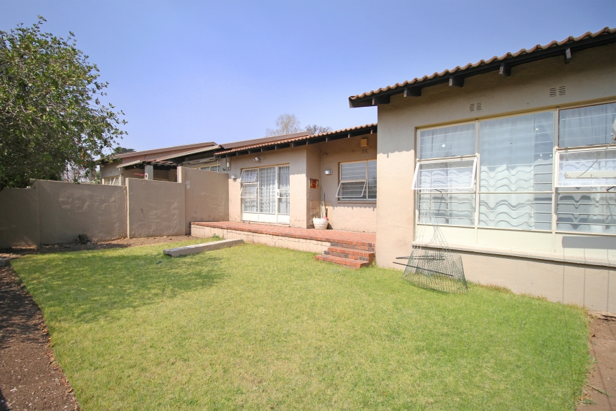 3 Bedroom Property for Sale in Corlett Gardens Gauteng